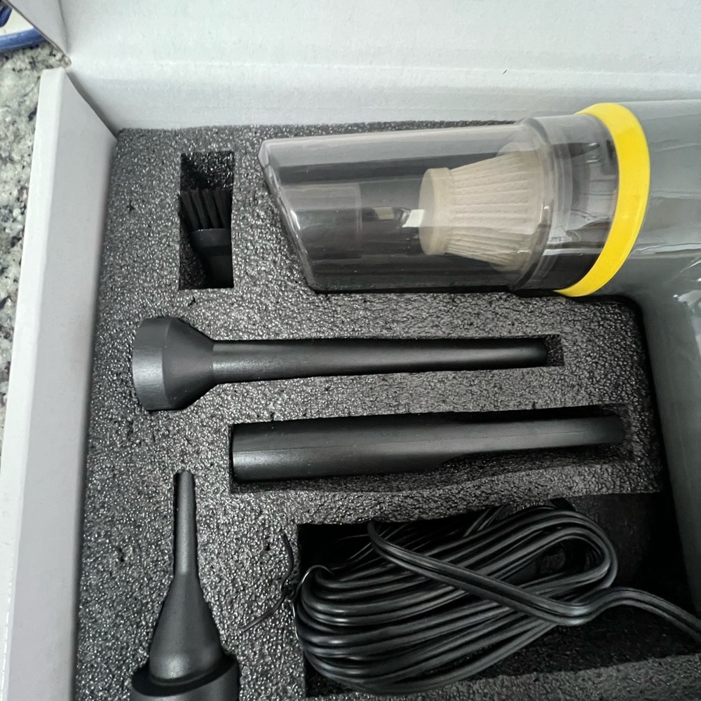 APEX Car Vacuum Cleaner - Picture 9 of 9